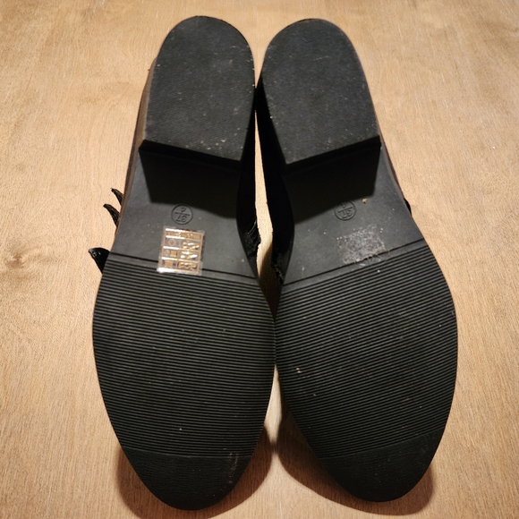 Truffle Collection Rose Embroidered Buckle Western Boot - Picture 9 of 11